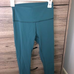 Lululemon green leggings size 6